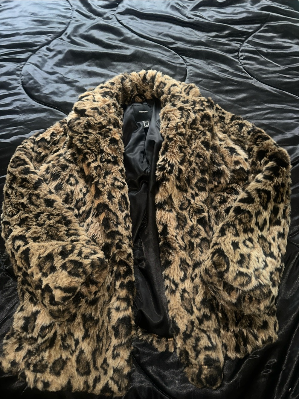 Faux Fur Leopard Print Coat - Women's Tan/Black